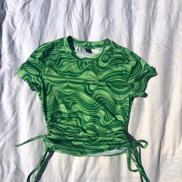 Green Tops - Picture 3 of 5